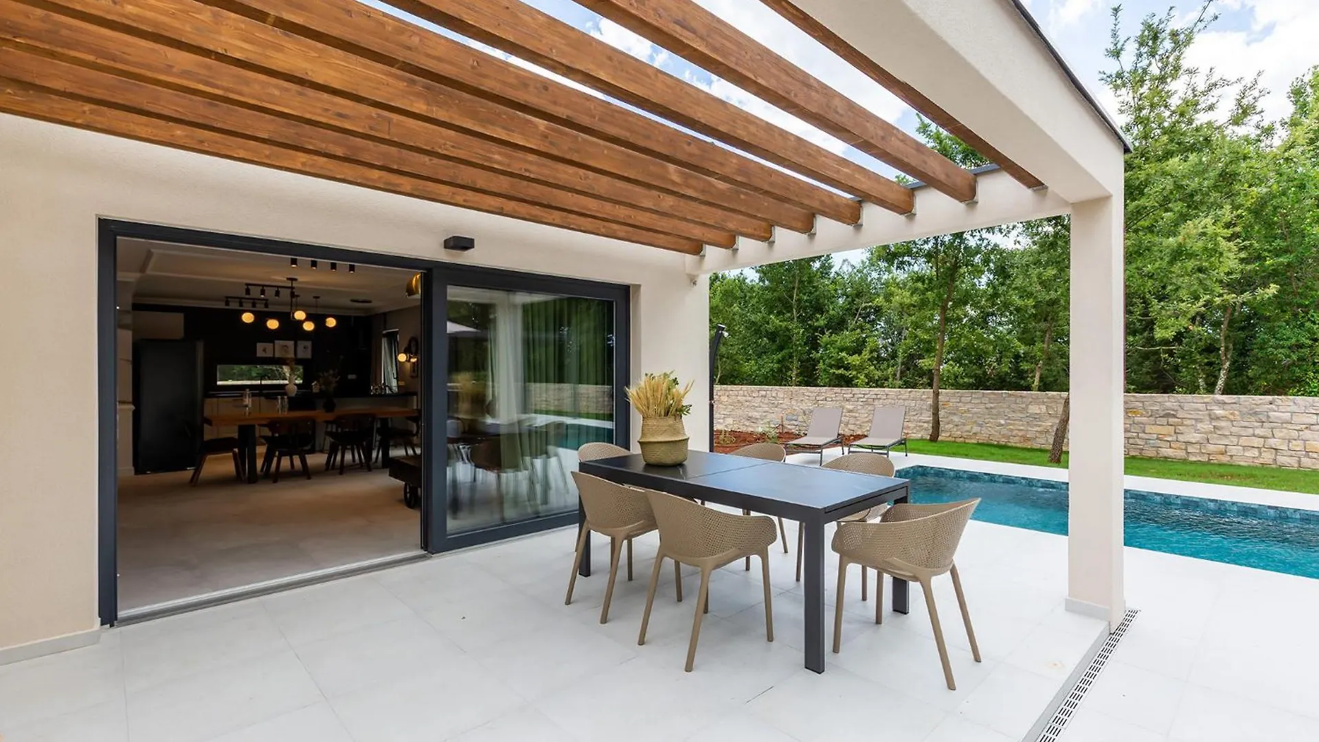 Villa Green Frame West - New Build Villa In Central Istria With Private Pool Butkovići